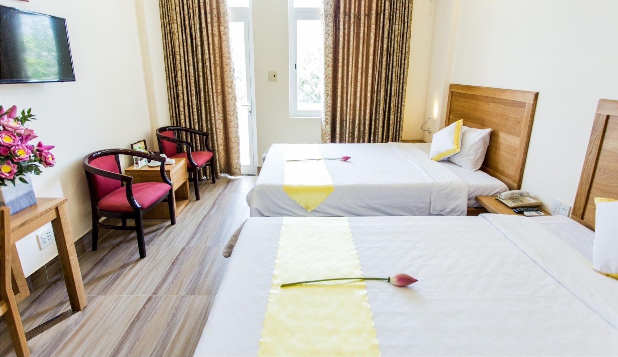 Hoang Yen Hotel 2 Quy Nhon Exterior foto
